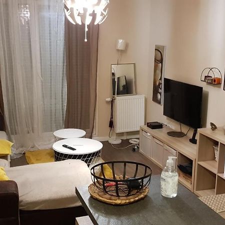 Apparemment Cosy Avec Parking Exterieur Gratuit Apartman Aulnay-sous-Bois Kültér fotó