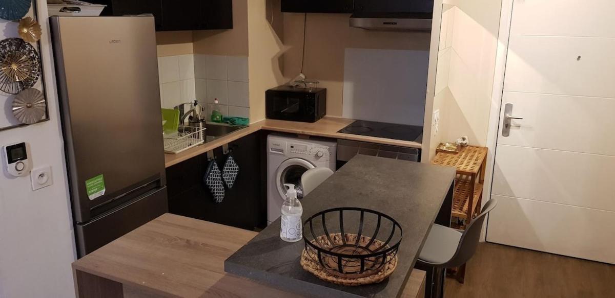 Apparemment Cosy Avec Parking Exterieur Gratuit Apartman Aulnay-sous-Bois Kültér fotó
