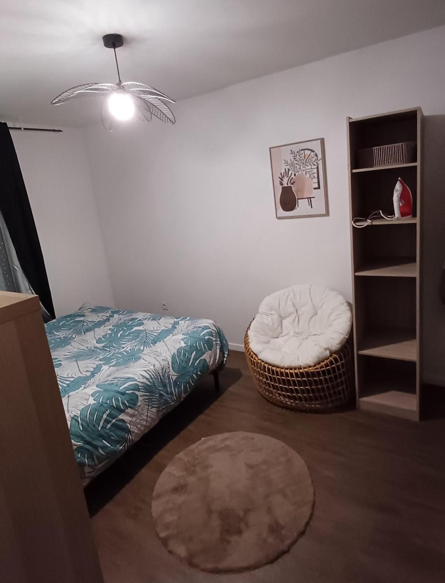 Apparemment Cosy Avec Parking Exterieur Gratuit Apartman Aulnay-sous-Bois Kültér fotó